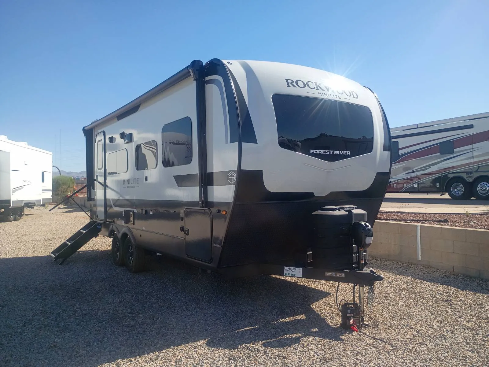 2026 Forest River Rockwood Mini Lite 2205S - Photo 3