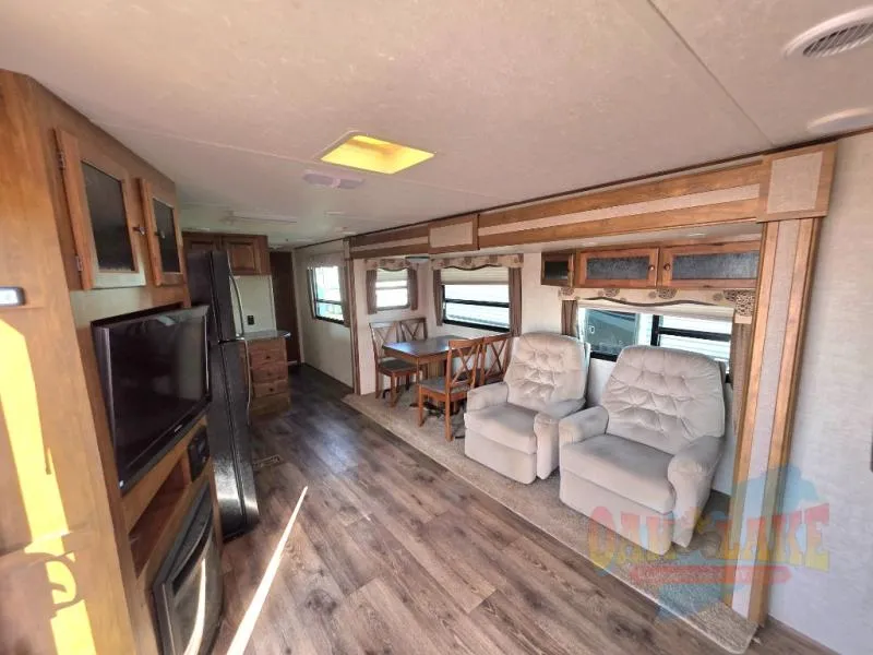 2014 Keystone RV Sprinter 370FLS - Photo 3