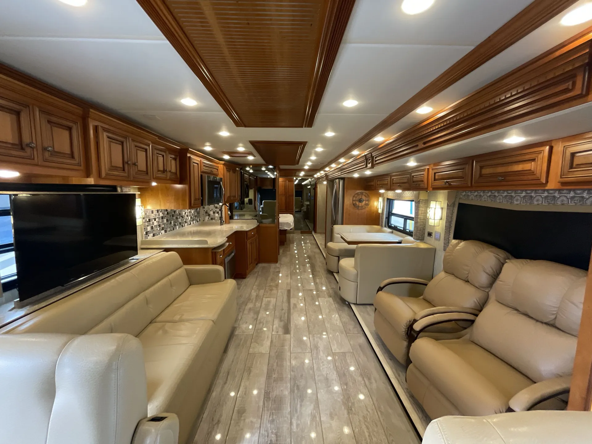 2017 newmar Dutch Star 4369 — living area main