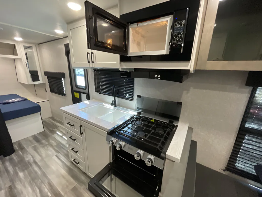 2025 Jayco Jay Flight SLX 210QB, Photos photo 11