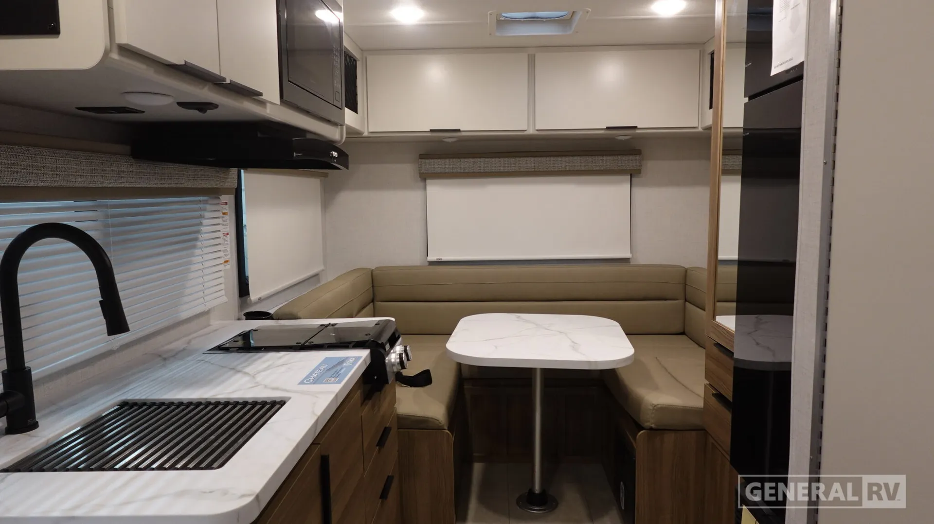 2027 Thor Motor Coach Chateau 19Z - Photo 3