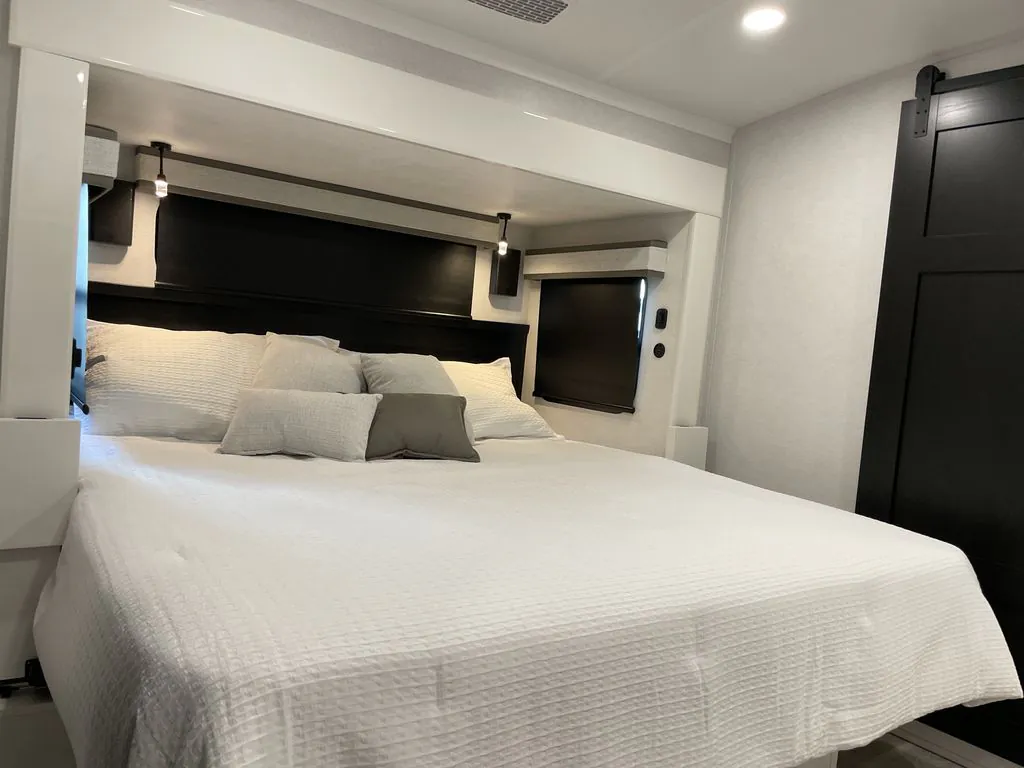 2027 Jayco Pinnacle 36FBTS, Photos photo 27