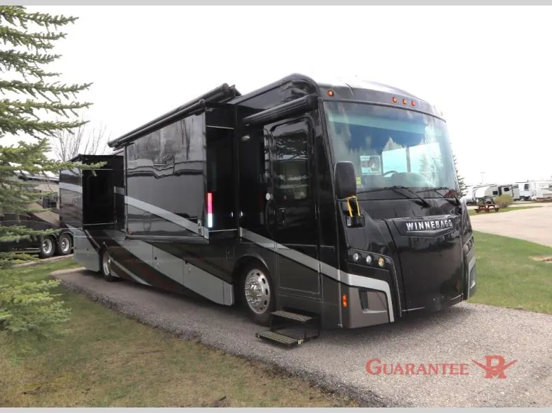 2019 Winnebago Forza 38F - Photo 2