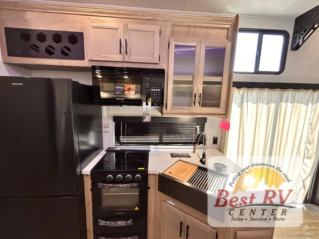 2027 Forest River Cherokee Timberwolf 39DC, Photos photo 23
