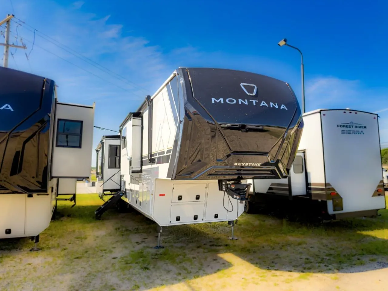 2027 Keystone RV Montana 3900RK - Photo 3