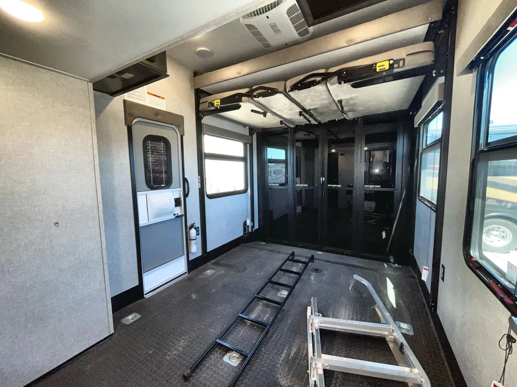 2024 Jayco Seismic Luxury Series 4113, Photos photo 34