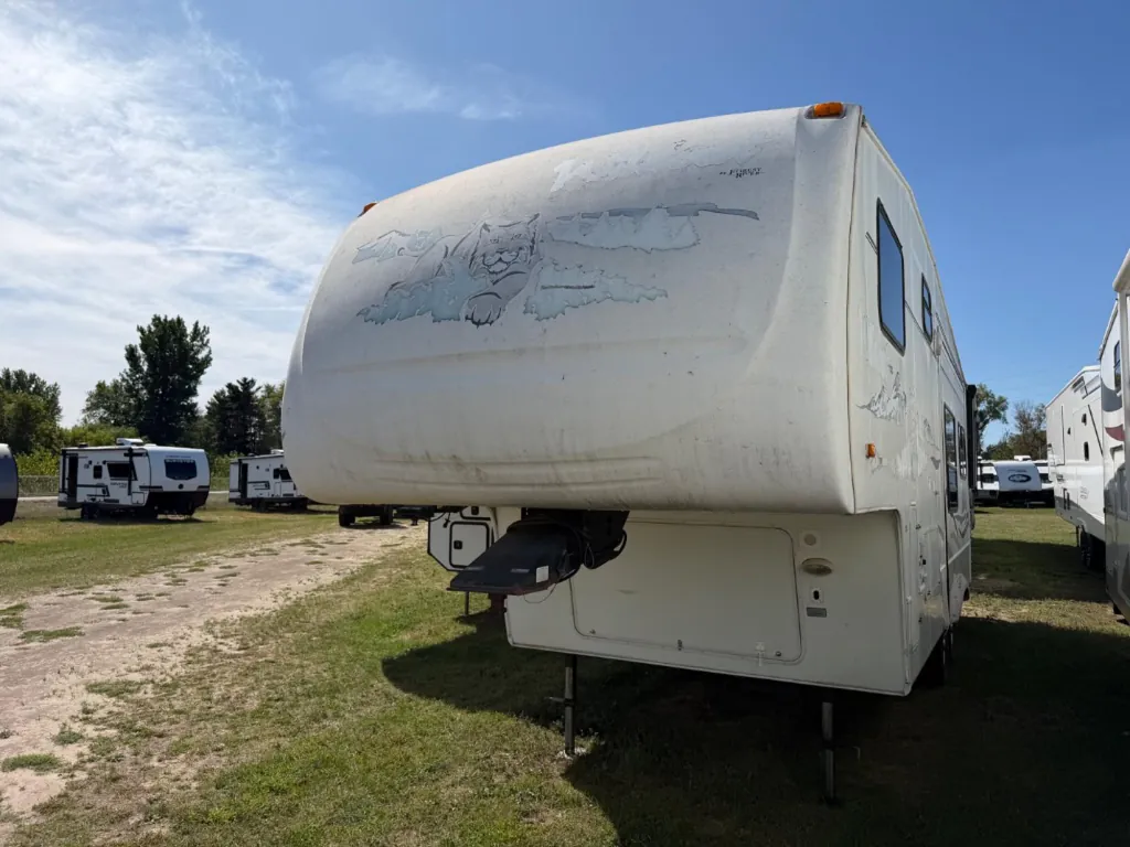 2005 Forest River Wildcat 27RL, Photos photo 2