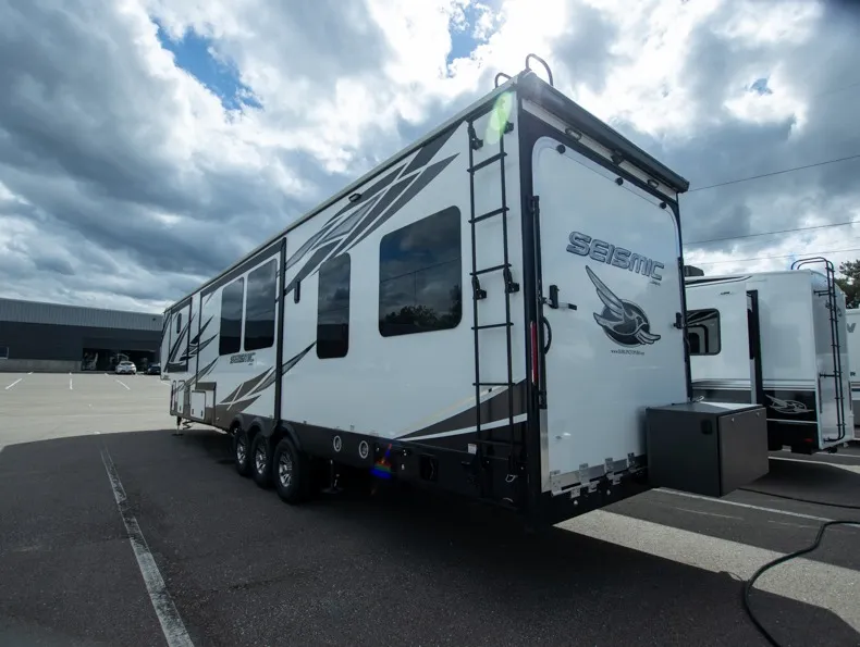 2020 Jayco Seismic 4013 - Photo 4