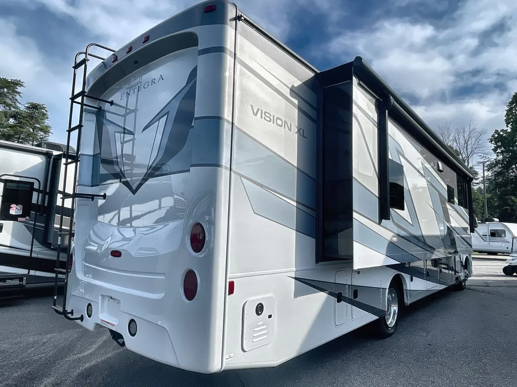 2027 Entegra Coach Vision XL 36C, Photos photo 5