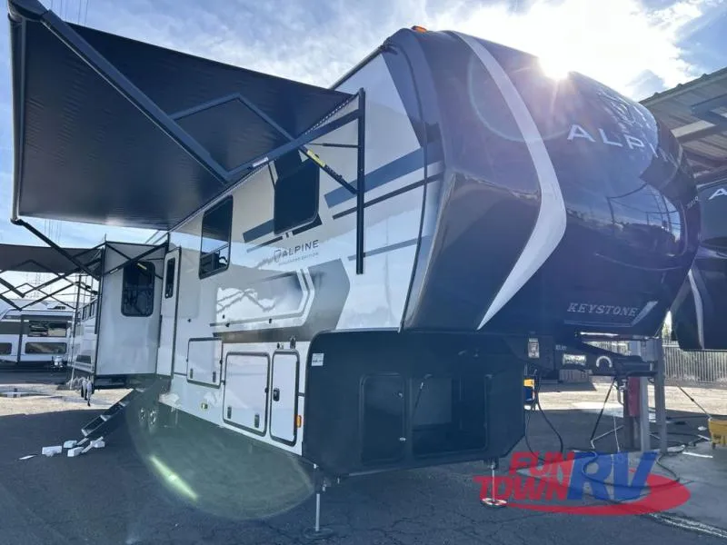 2026 Keystone Alpine Avalanche Edition 379MB - Photo 2