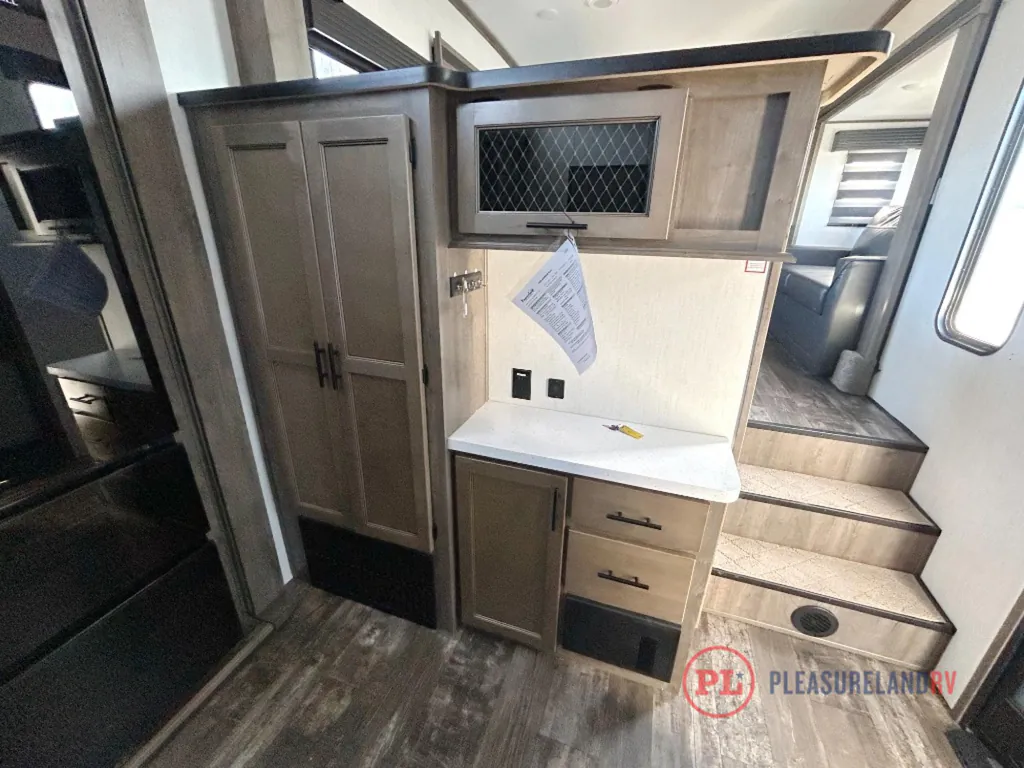 2022 Forest River Sabre 37FLH, Photos photo 16