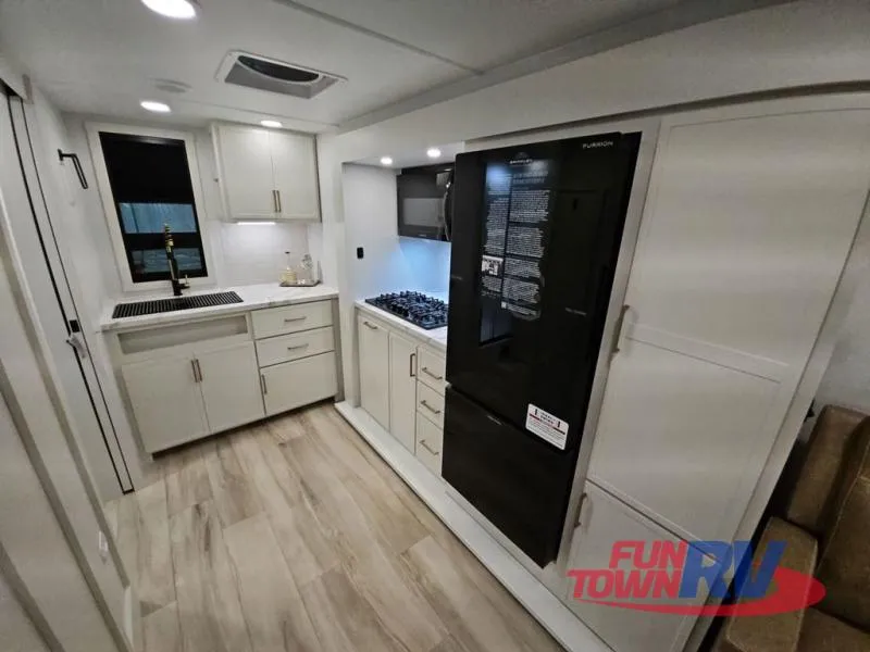2026 Brinkley Model Ix 23X - Photo 4