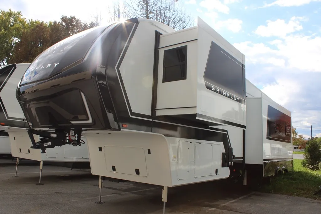2026 Brinkley Model Z 3515, Photos photo 3
