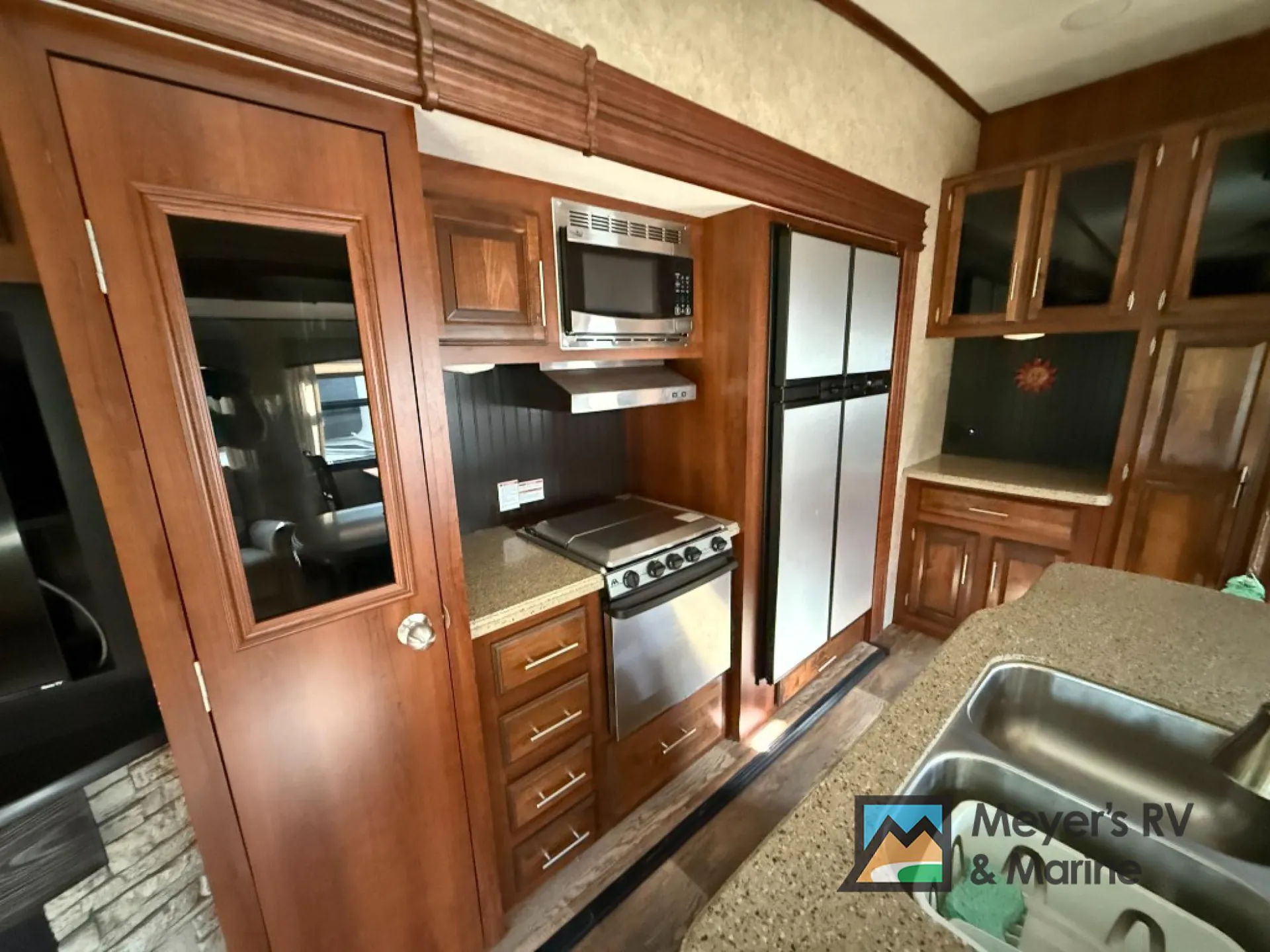 2017 Jayco Eagle 321RSTS - Photo 4