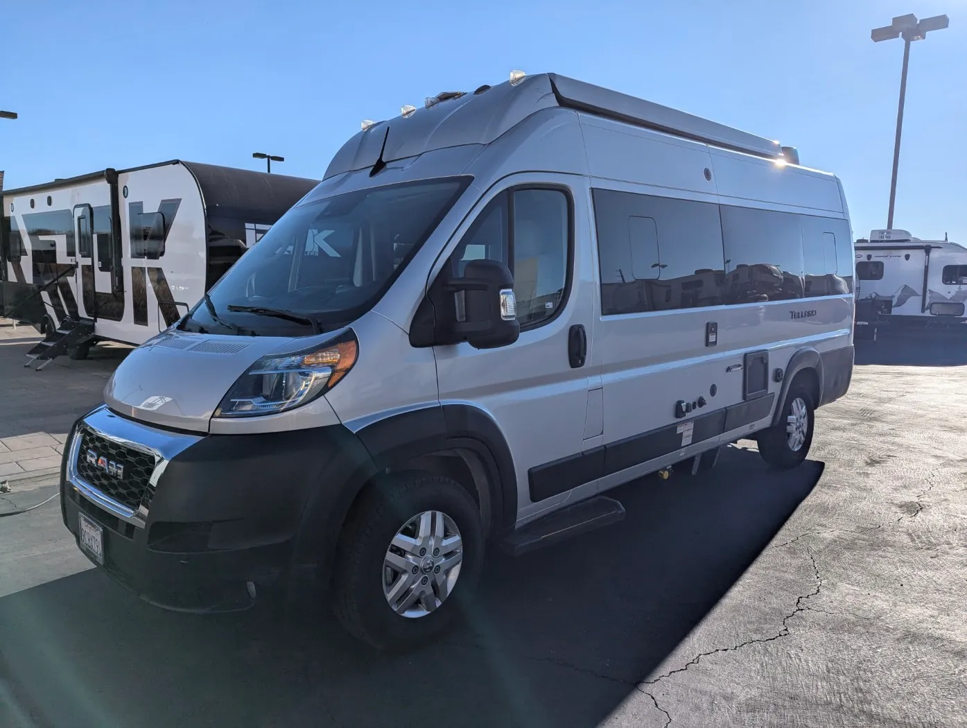 2022 Thor Motor Coach Tellaro 20J - Photo 4