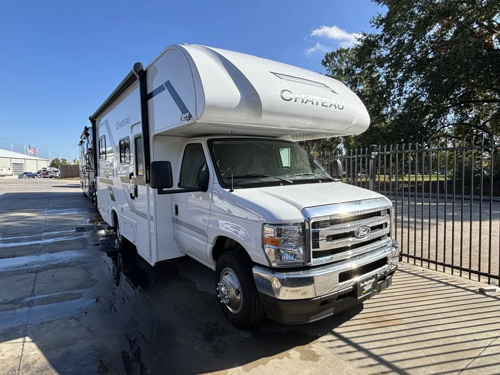 2026 Thor Motor Coach Chateau 21Z - Photo 2