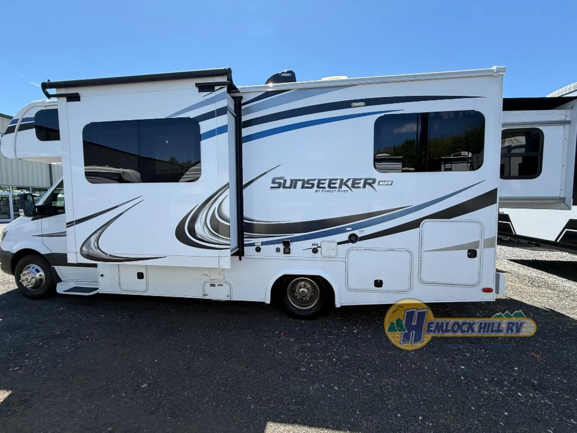 2019 Forest River Sunseeker MBS 2400R — Photo 5