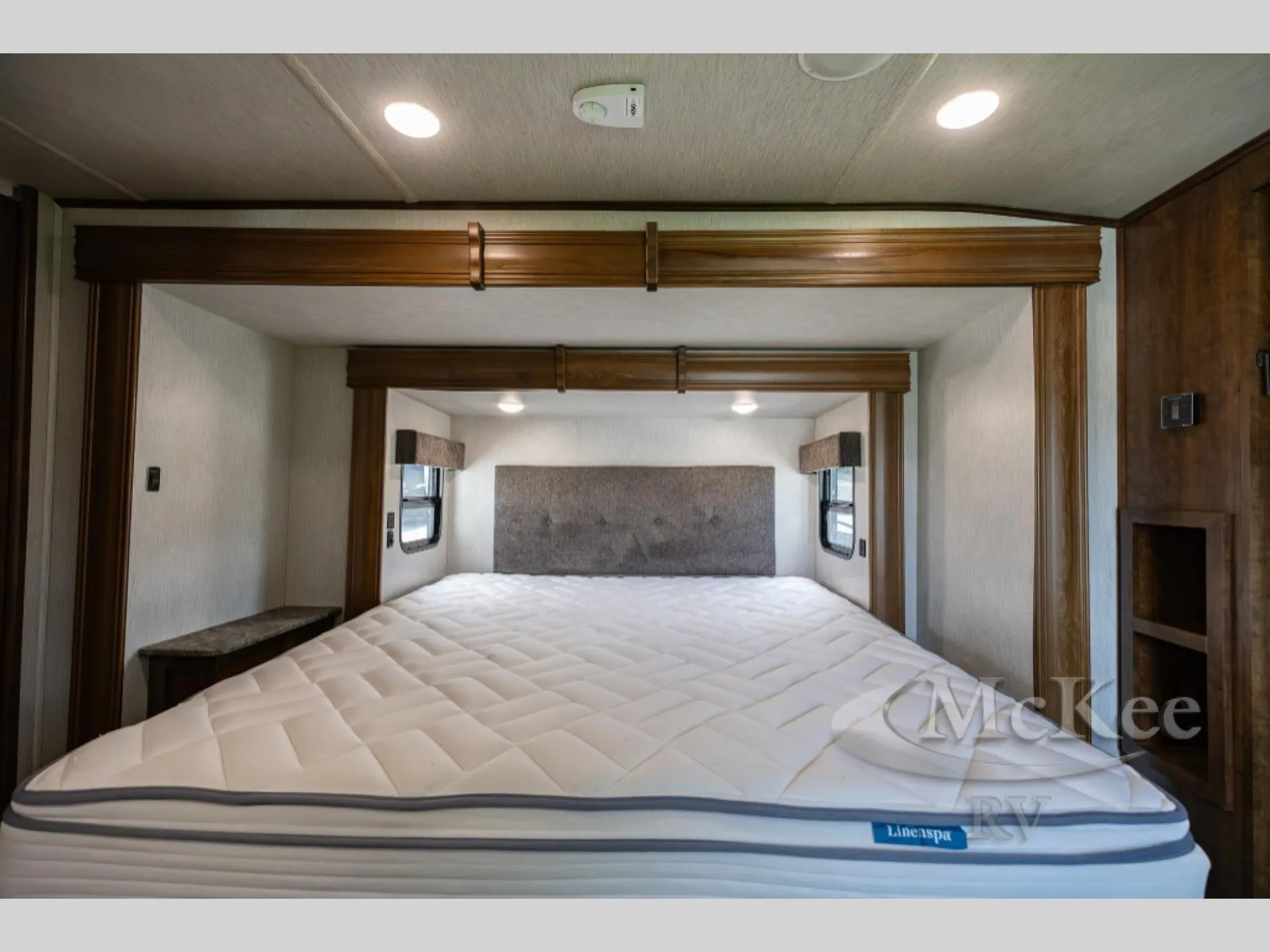 2018 Heartland Bighorn Traveler 37SS - Photo 3