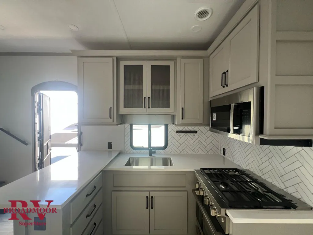 2026 Keystone Montana High Country 377FL, Photos photo 10