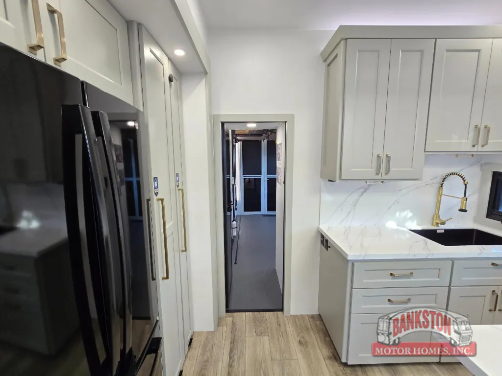 2027 Brinkley Model G 3970, Photos photo 16