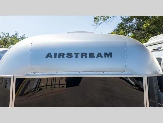 2026 Airstream International 27FB - Photo 2