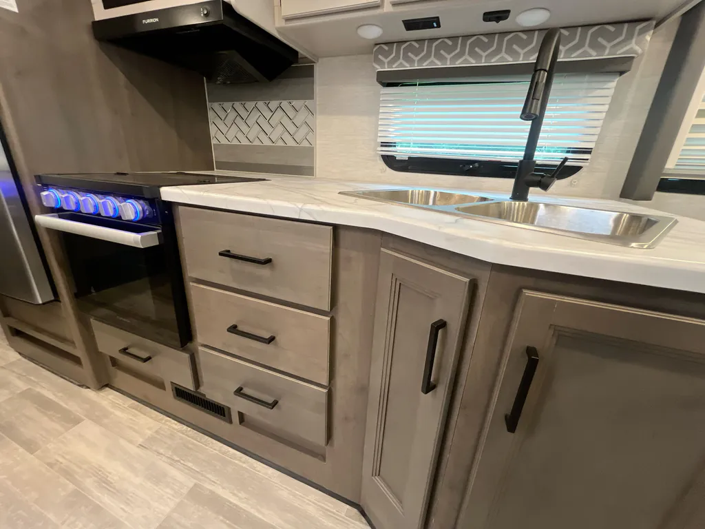 2024 Thor Motor Coach Freedom Traveler A29, Photos photo 19