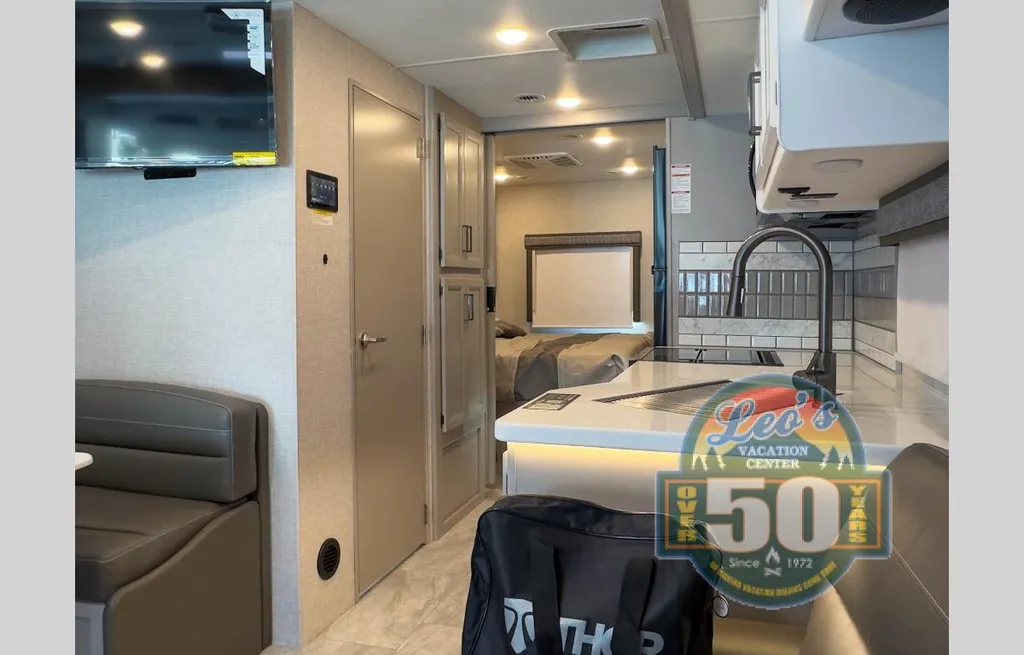 2025 Thor Motor Coach Windsport 29L, Photos photo 10