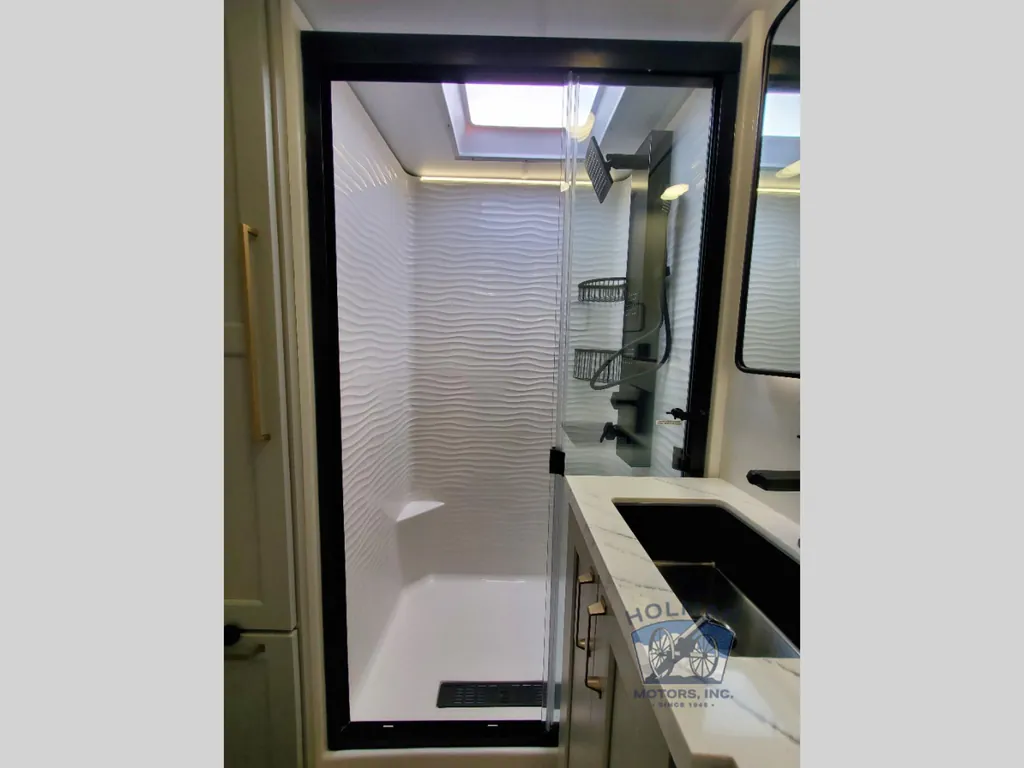 2026 Brinkley Model G 4100, Photos photo 52