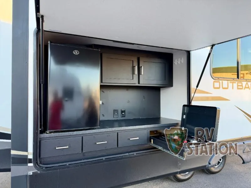2022 Keystone Outback 330RL - Photo 4