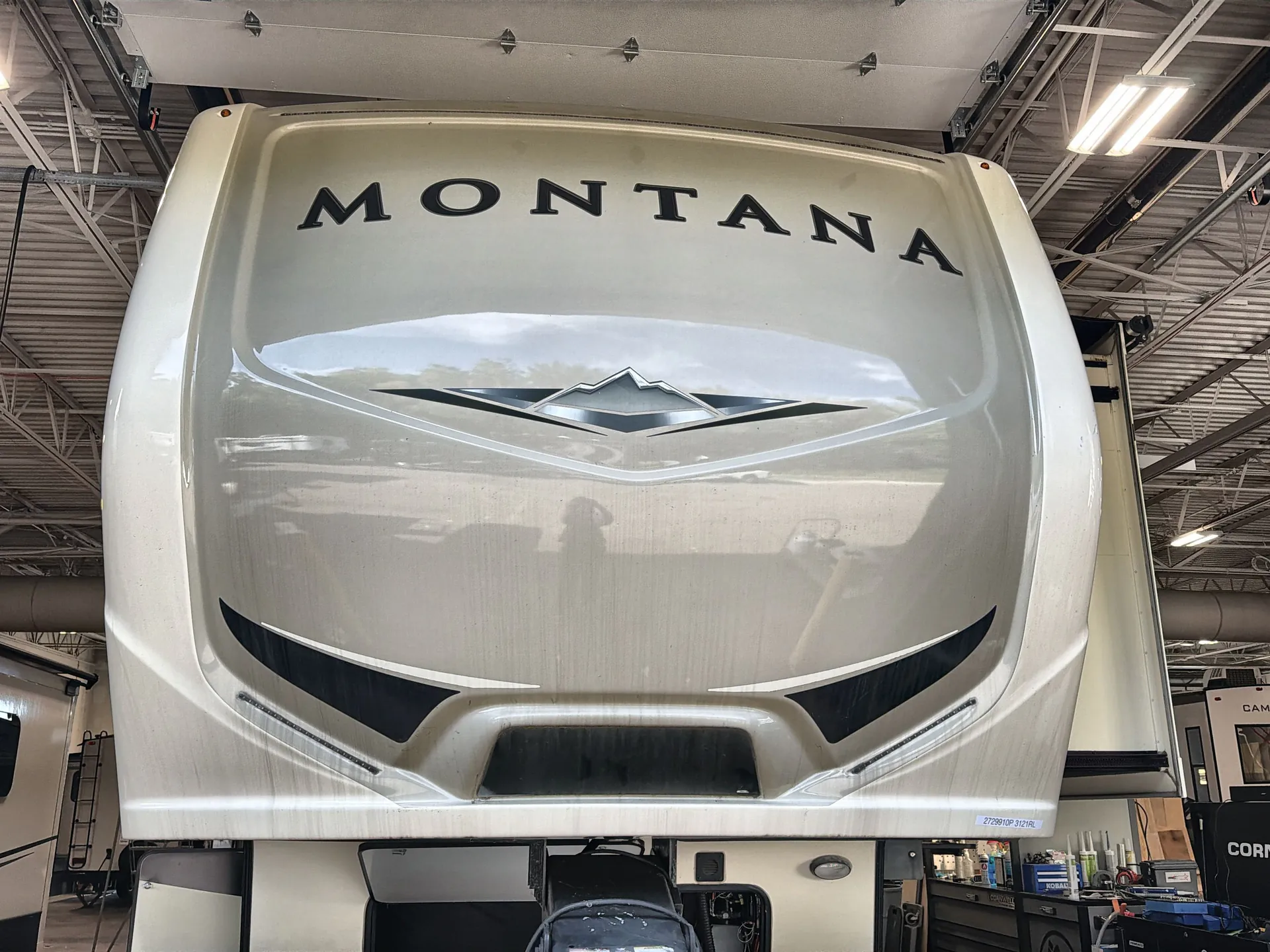 2018 Keystone Montana 3121RL — front
