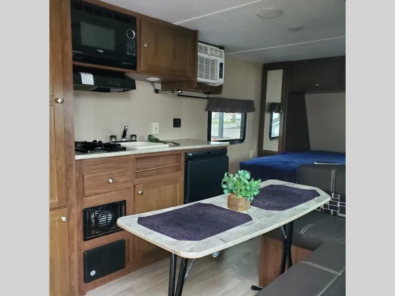 2017 Dutchmen RV Coleman Lantern LT Series 16FB - Photo 4
