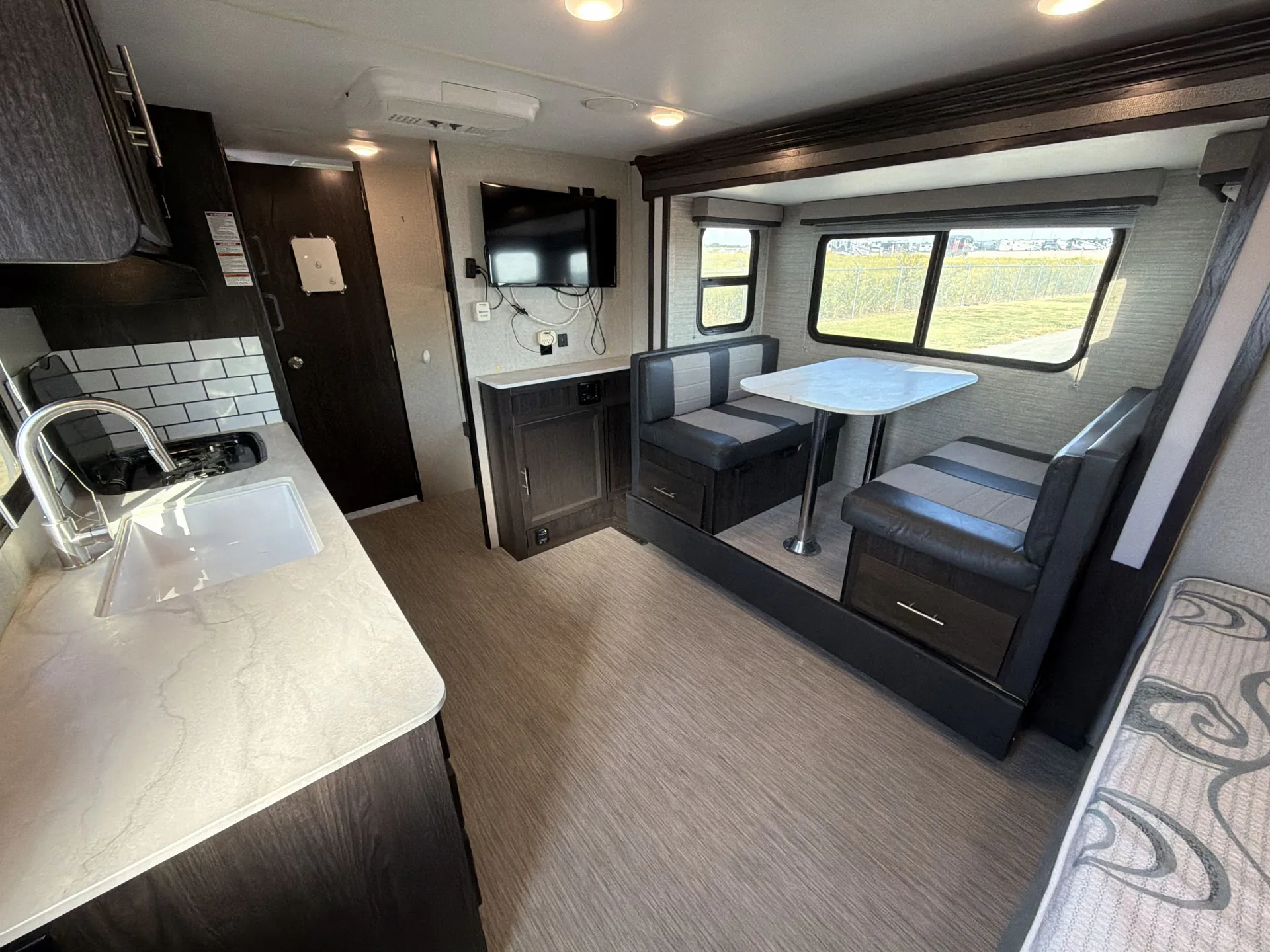 2020 Dutchmen Kodiak Cub 198BH — living area main