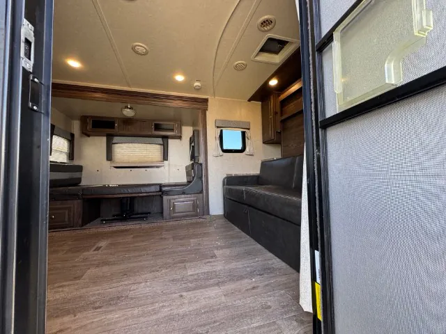 2018 Forest River Rockwood Ultra Lite 2304DS - Photo 4