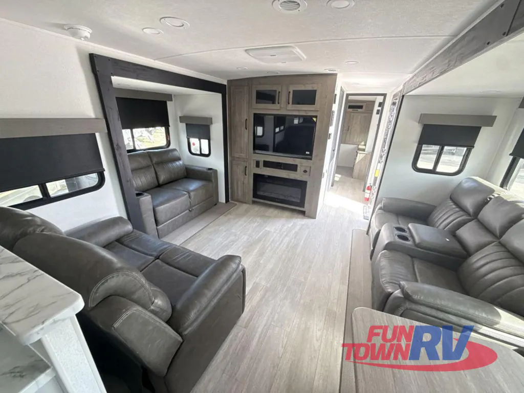 2026 Forest River Solaire 3060RKTS, Photos photo 23
