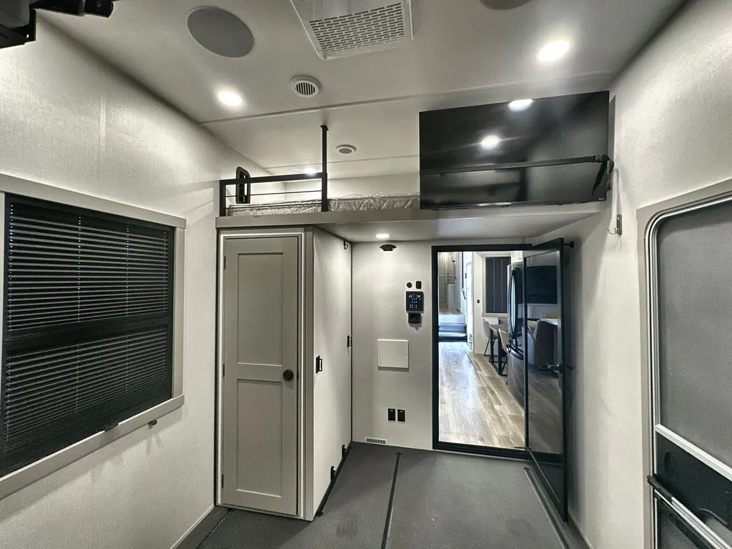 2025 Brinkley Model G 3950, Photos photo 18