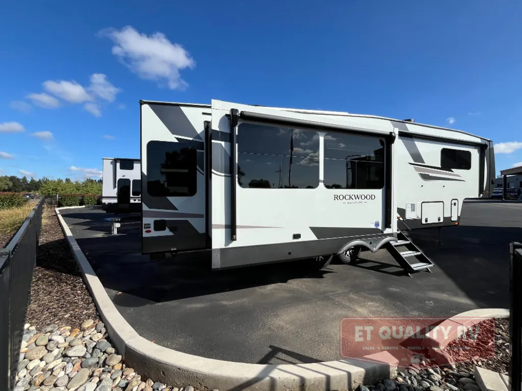 2026 Forest River Rockwood Signature R361RLS, Photos photo 8