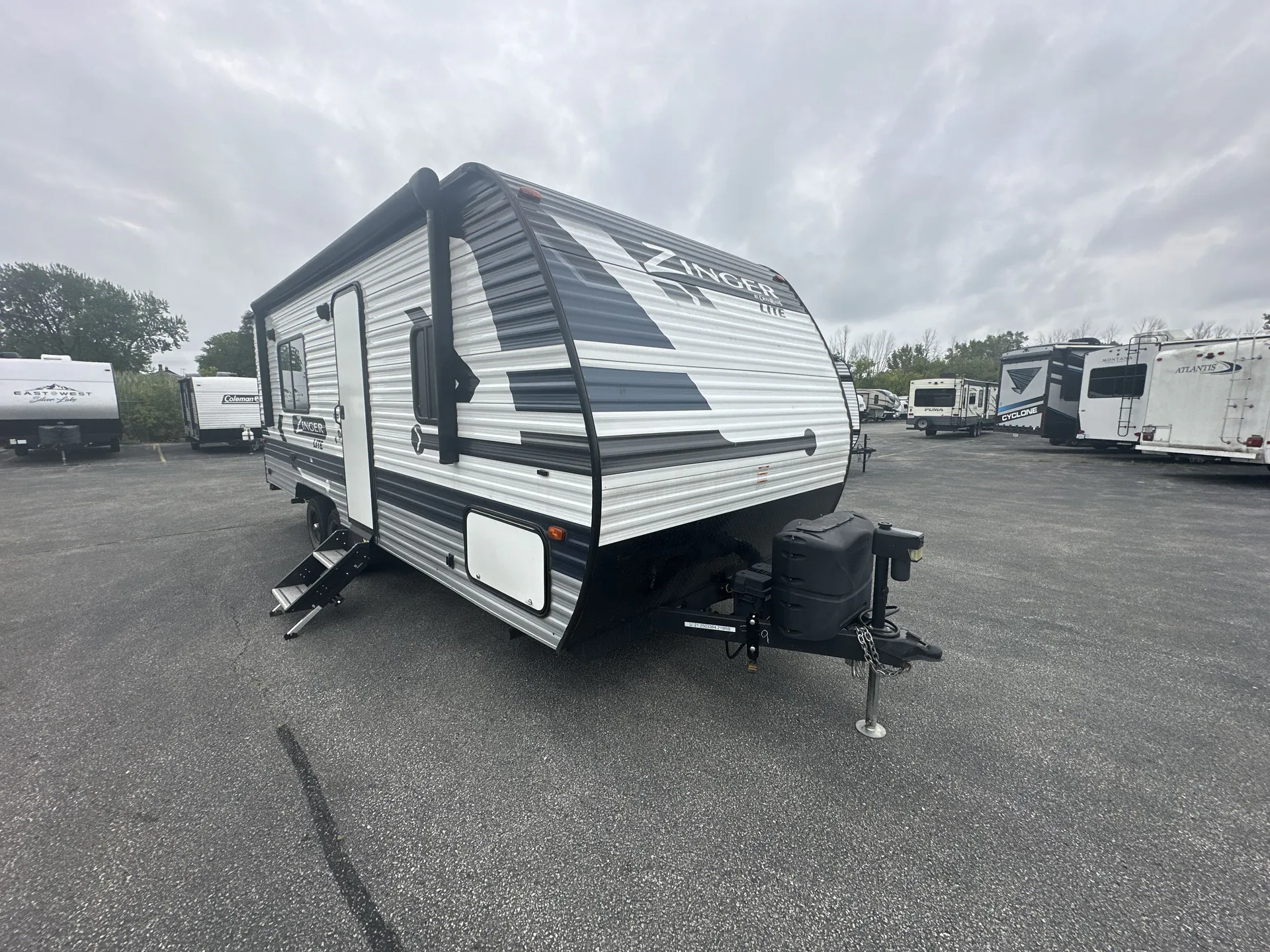 2021 CrossRoads Zinger Lite 219RB - Photo 2