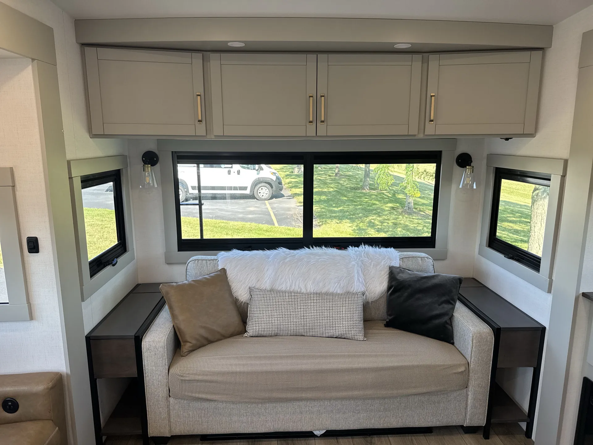 2024 Brinkley Model Z 3100 — living area main