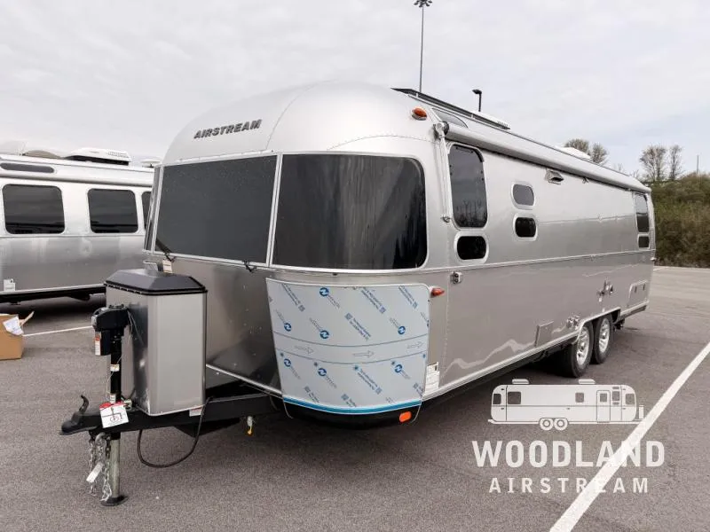 2026 Airstream Classic 28RB - Photo 4