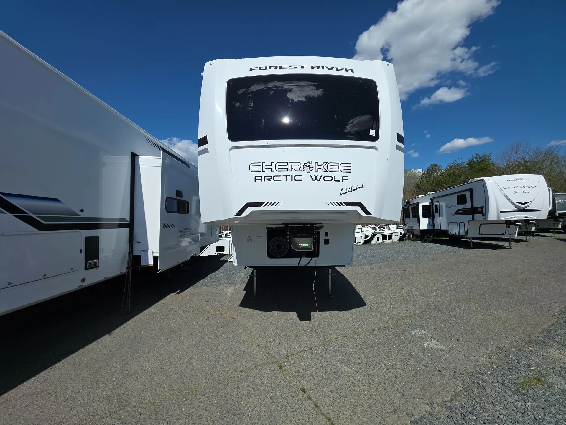 2026 Forest River Cherokee Arctic Wolf 38LEAHG - Photo 4