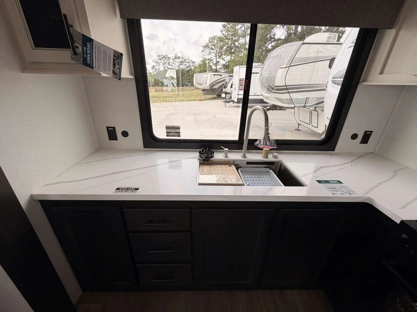2027 Forest River Sabre 36EST — Photo 7