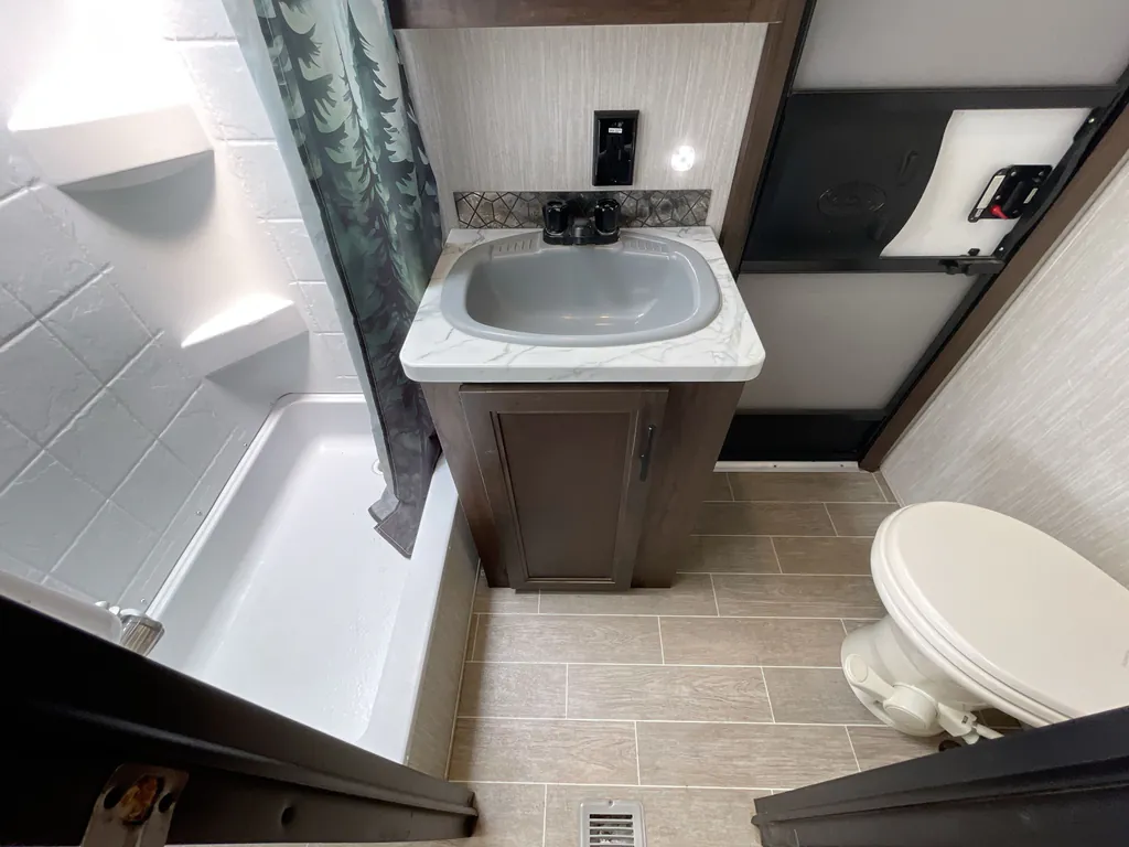 2020 Forest River Cherokee 294BH, Photos photo 17