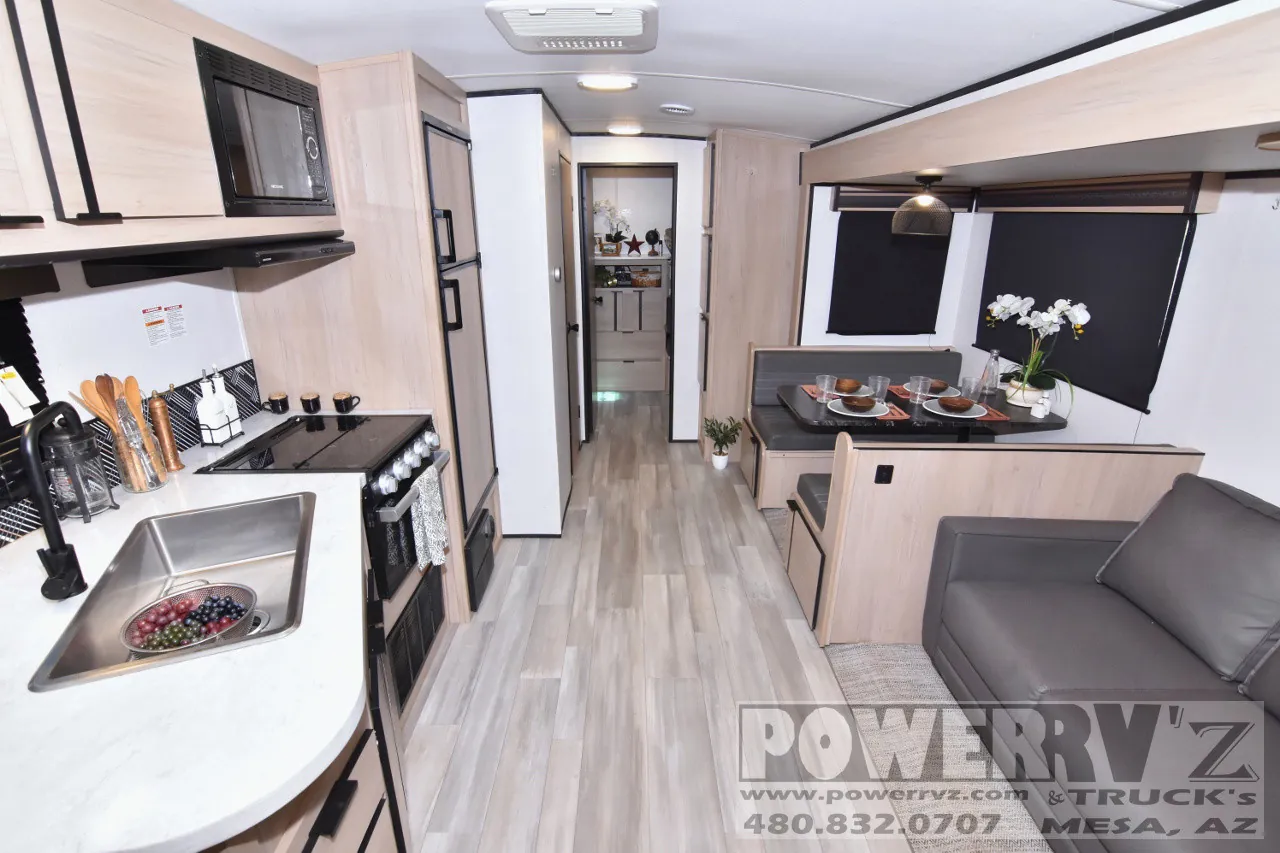 2021 Cruiser RV Radiance R-28QD - Photo 2