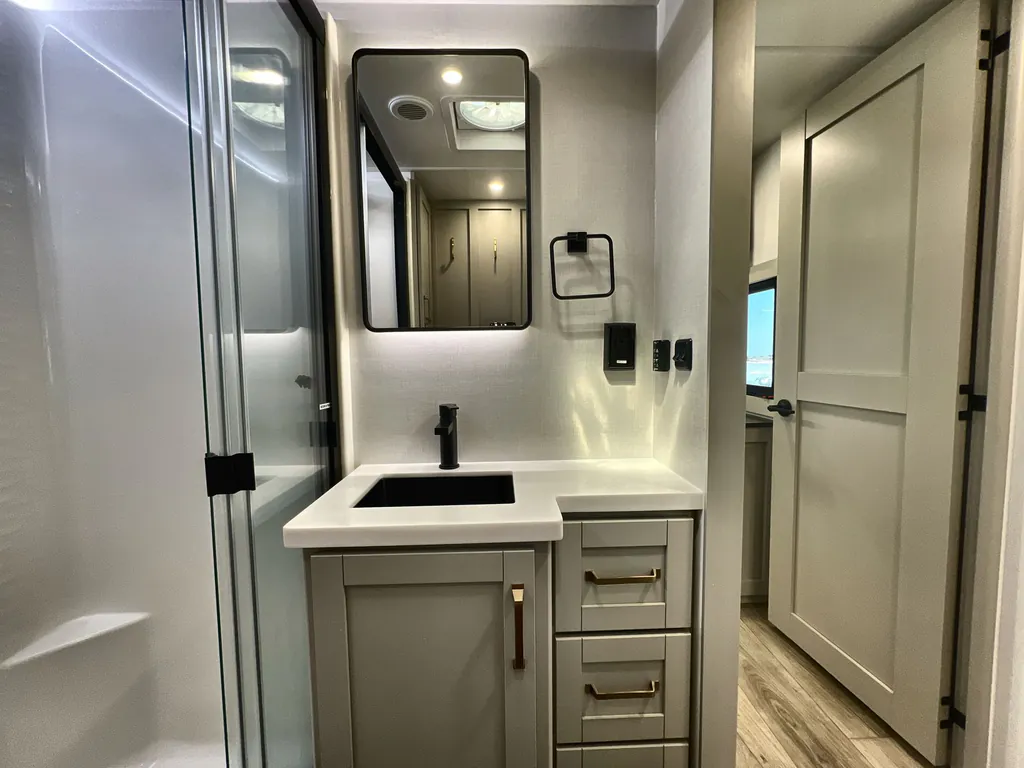 2025 Brinkley Model Z 3610, Photos photo 35
