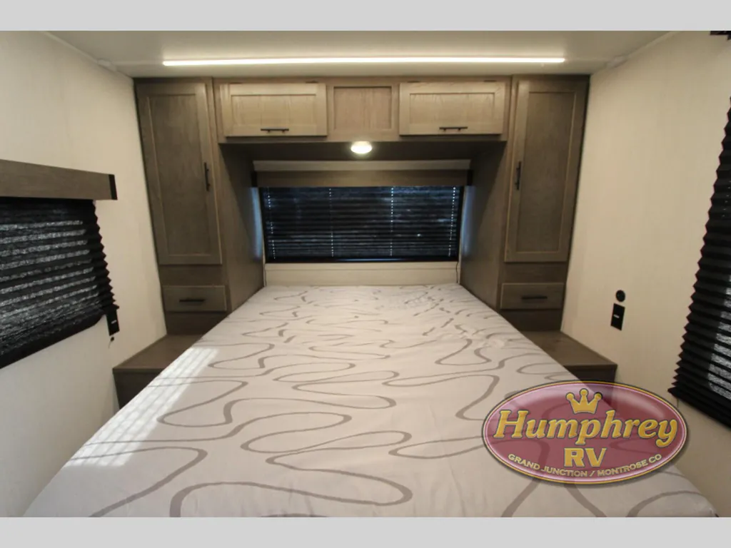 2026 Forest River Cherokee Alpha Wolf 33BH, Photos photo 35