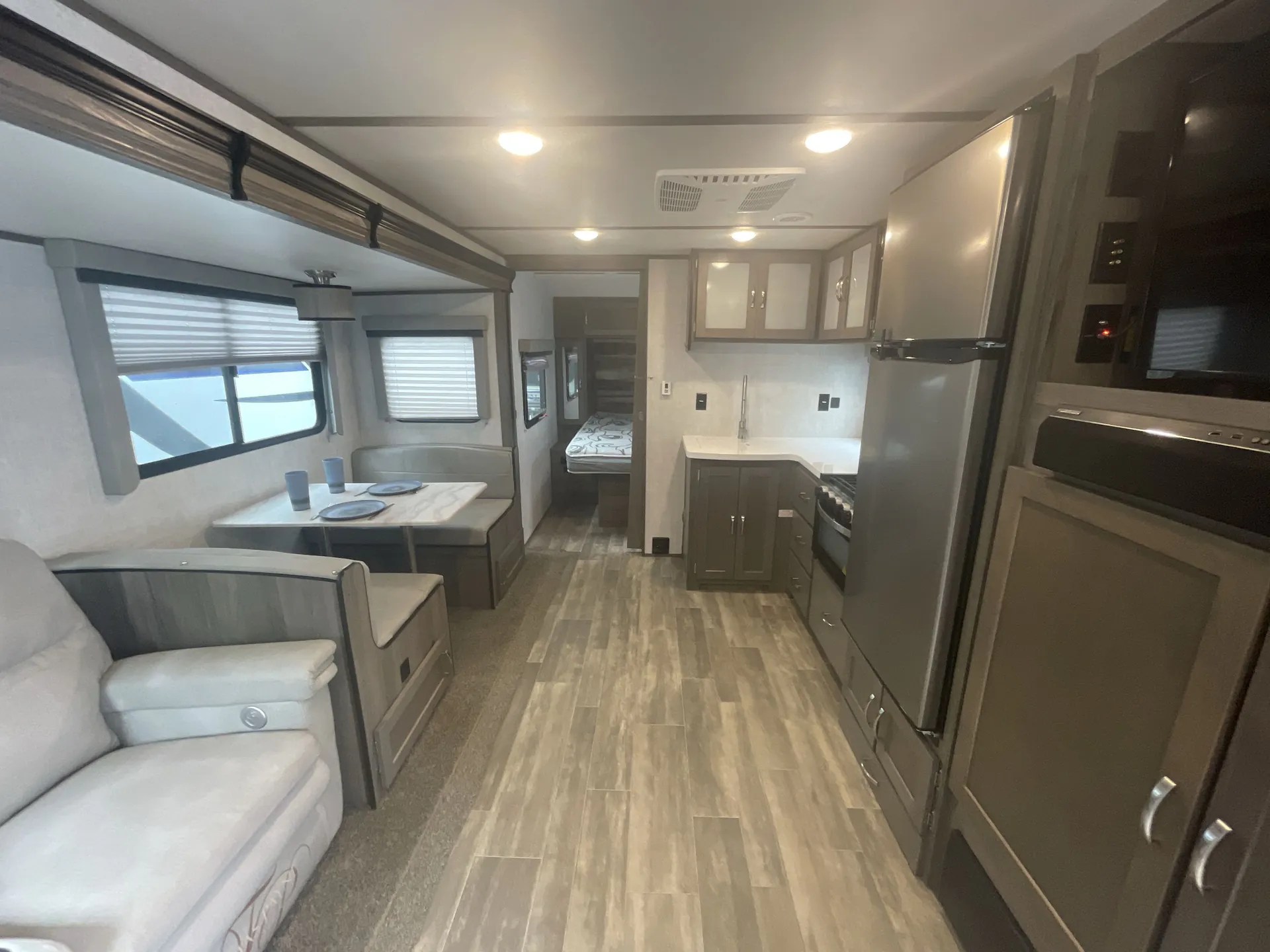 2021 Gulf Stream Envision 282BH — living area main