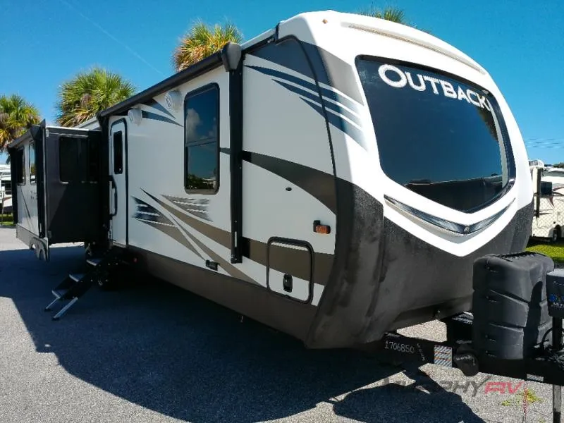 2020 Keystone Outback 328RL - Photo 2
