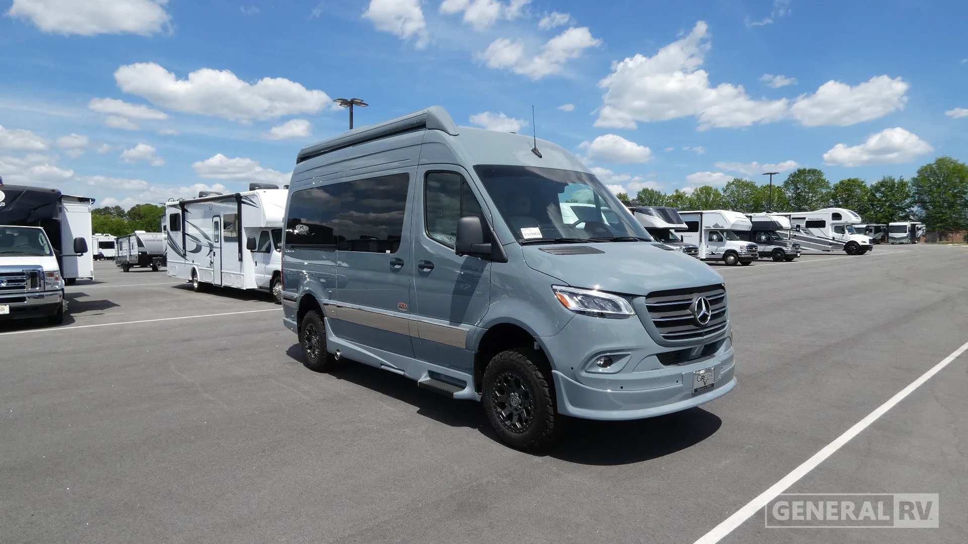 2027 Grech Motors Vacanza-ion 19AWD - Photo 2