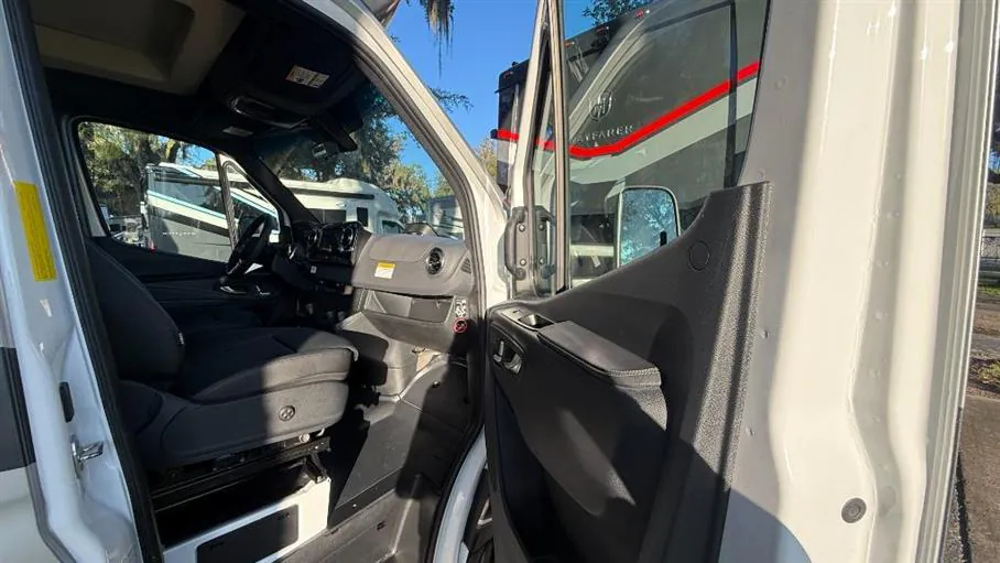 2027 Tiffin Wayfarer 25 PW, Photos photo 10