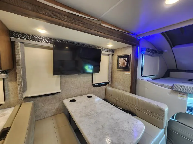 2022 Thor Motor Coach Magnitude Super C XG32, Photos photo 16